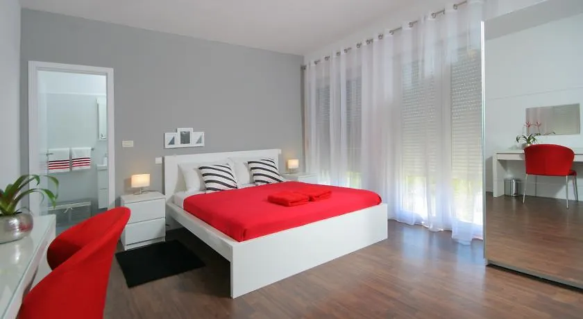 Charm Apartments And Rooms Traù