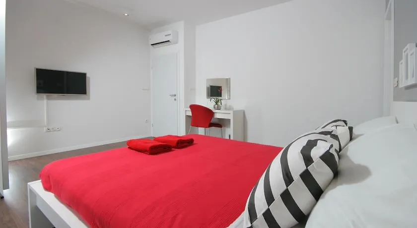 Charm Apartments And Rooms Traù Croazia